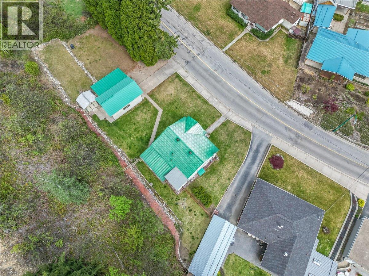 1107 Marianna Crescent, Trail
