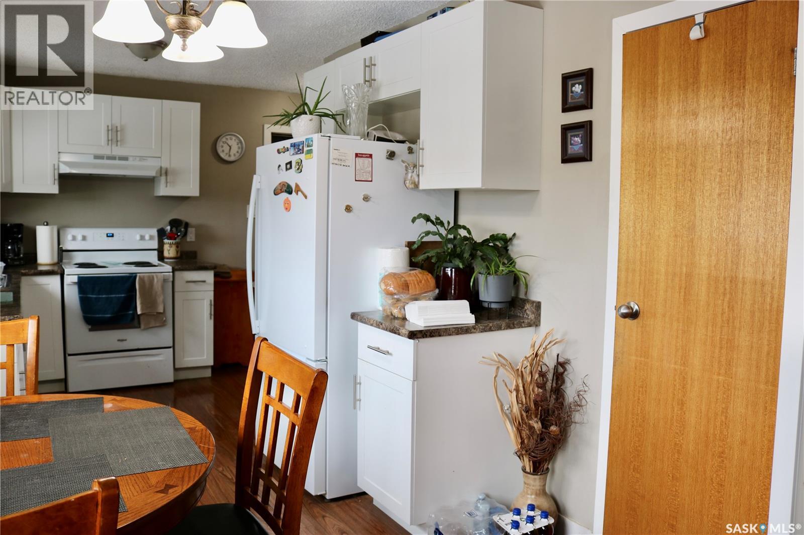 105 Garry STREET - 6