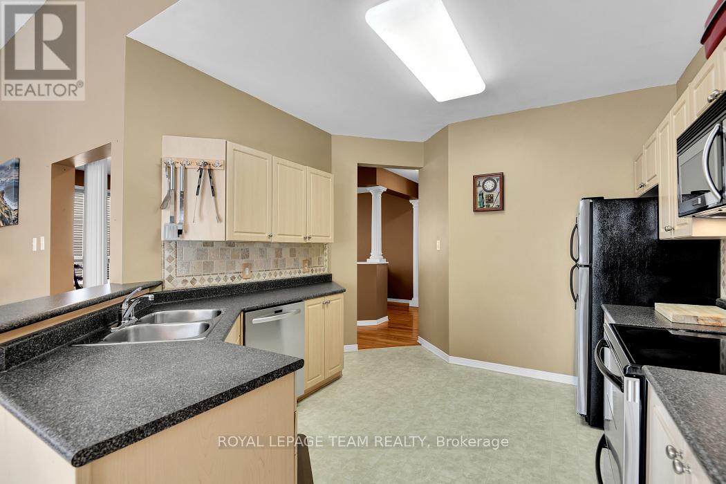 162 REDCLIFF AVENUE - 12