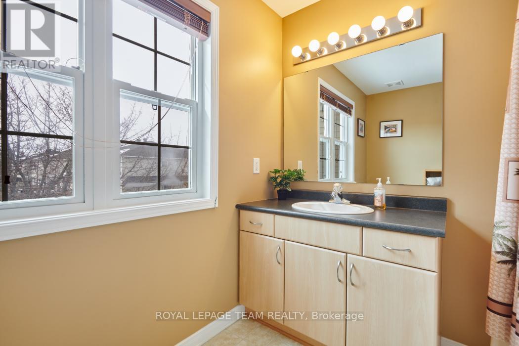 162 REDCLIFF AVENUE - 24