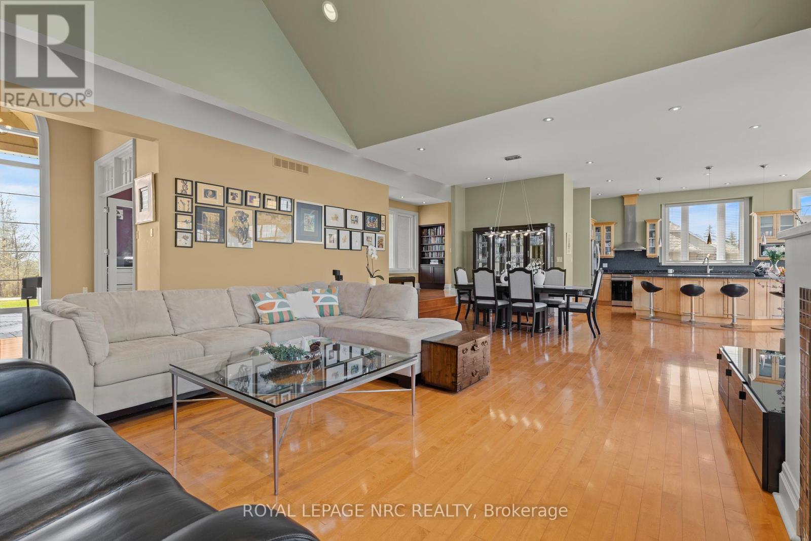 2615 MILLER ROAD - 11