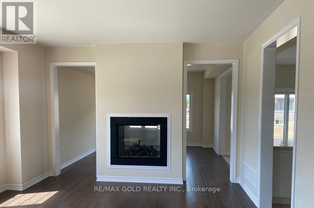 206 RONALD GUSCOTT STREET - 18