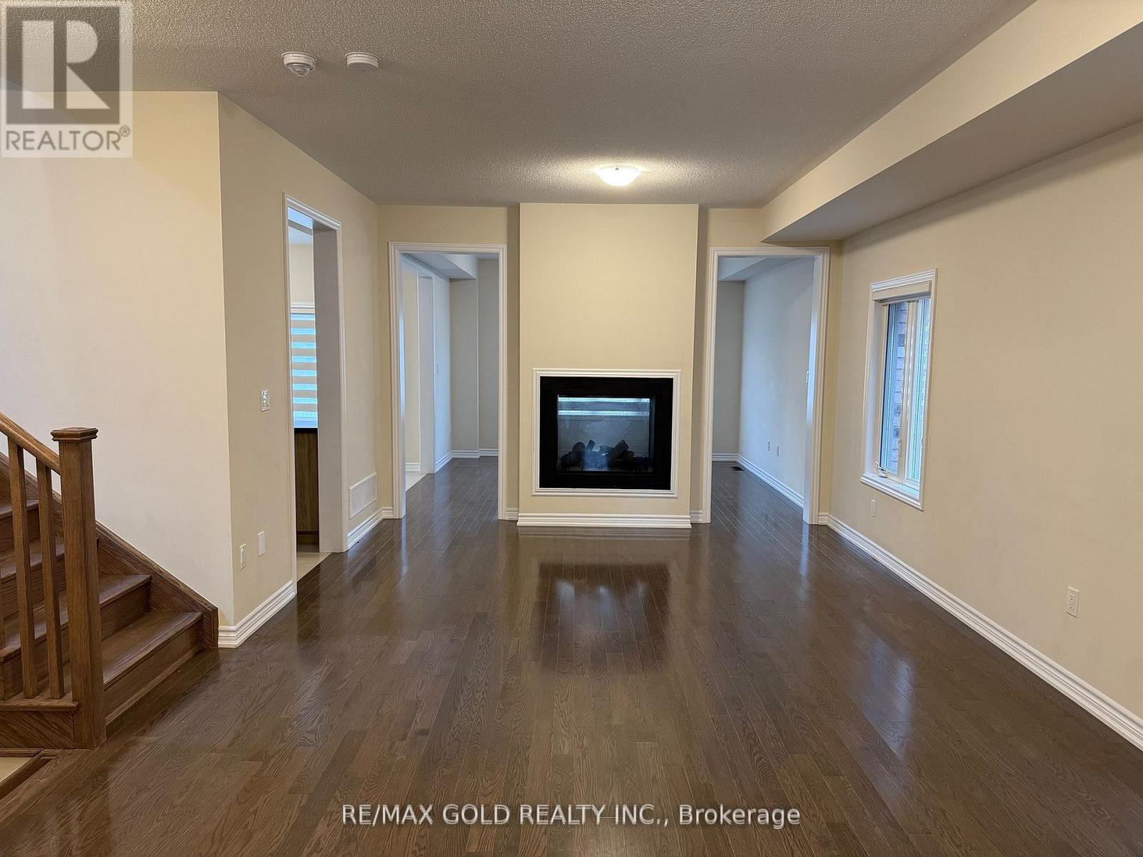 206 RONALD GUSCOTT STREET - 23