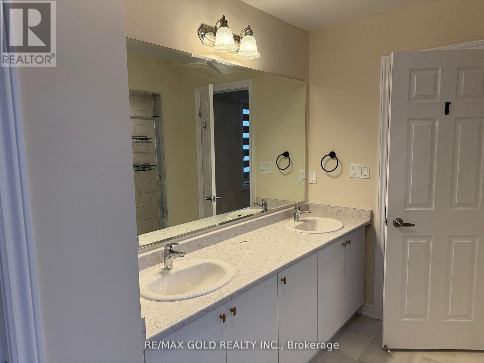 206 RONALD GUSCOTT STREET - 26