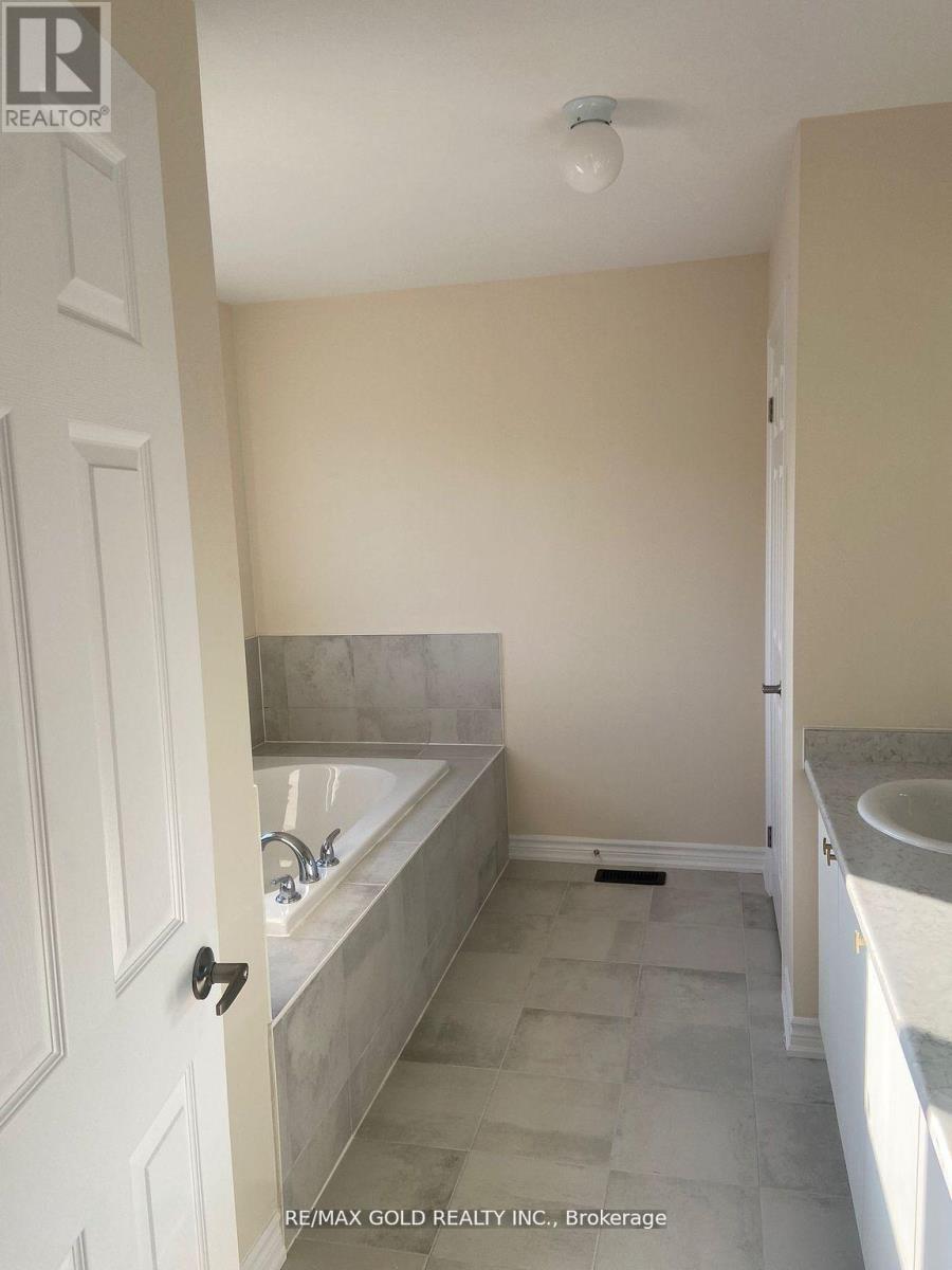 206 RONALD GUSCOTT STREET - 9