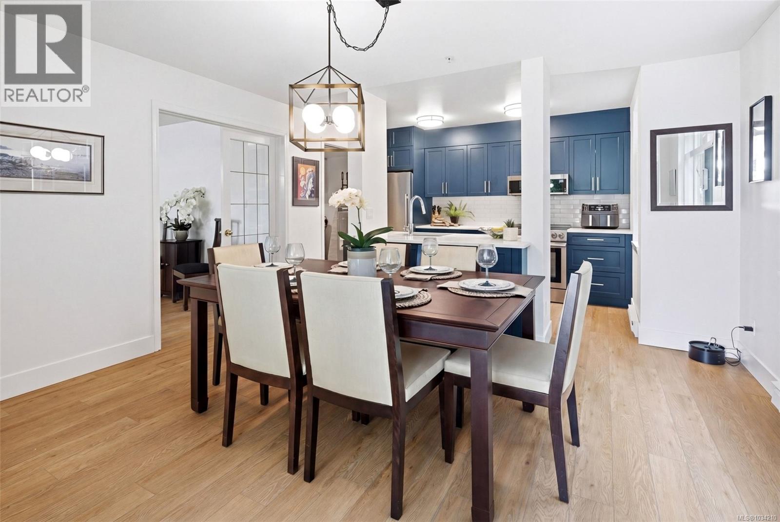 209 5110 Cordova Bay Road, Saanich