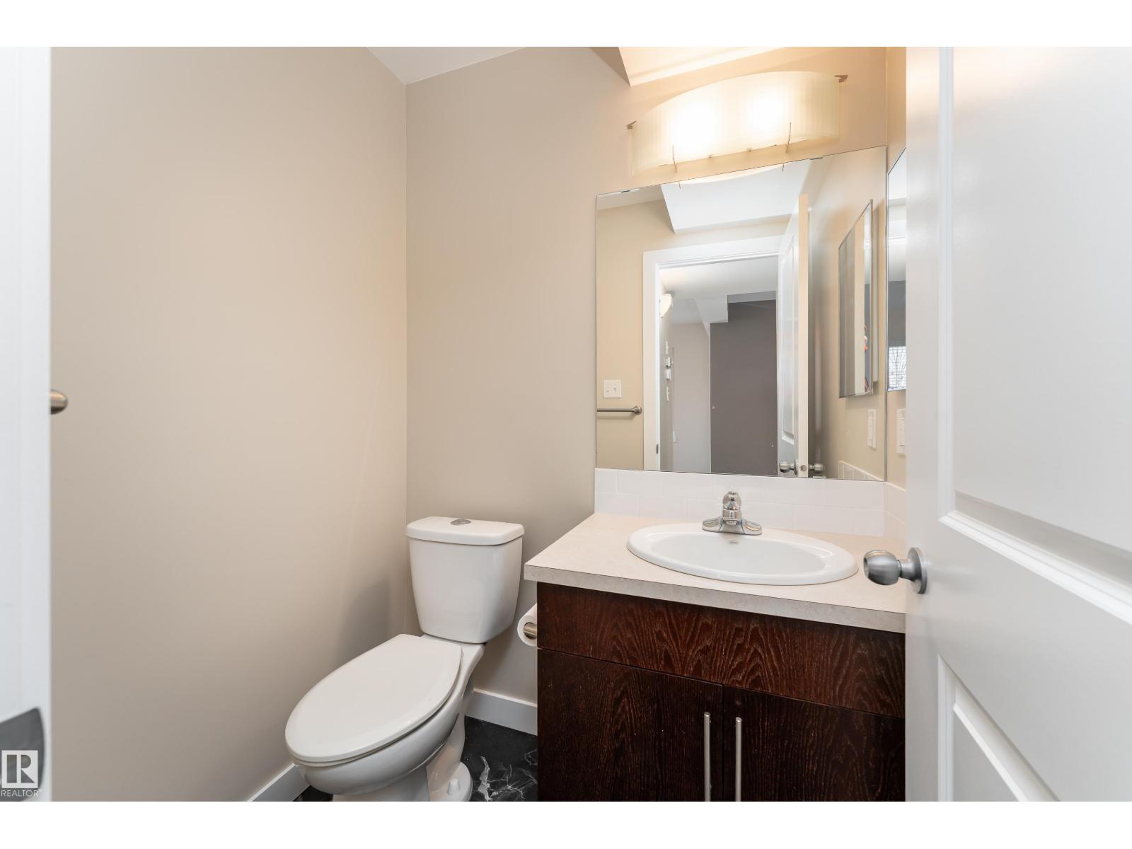 #17 5260 TERWILLEGAR BV NW - 15