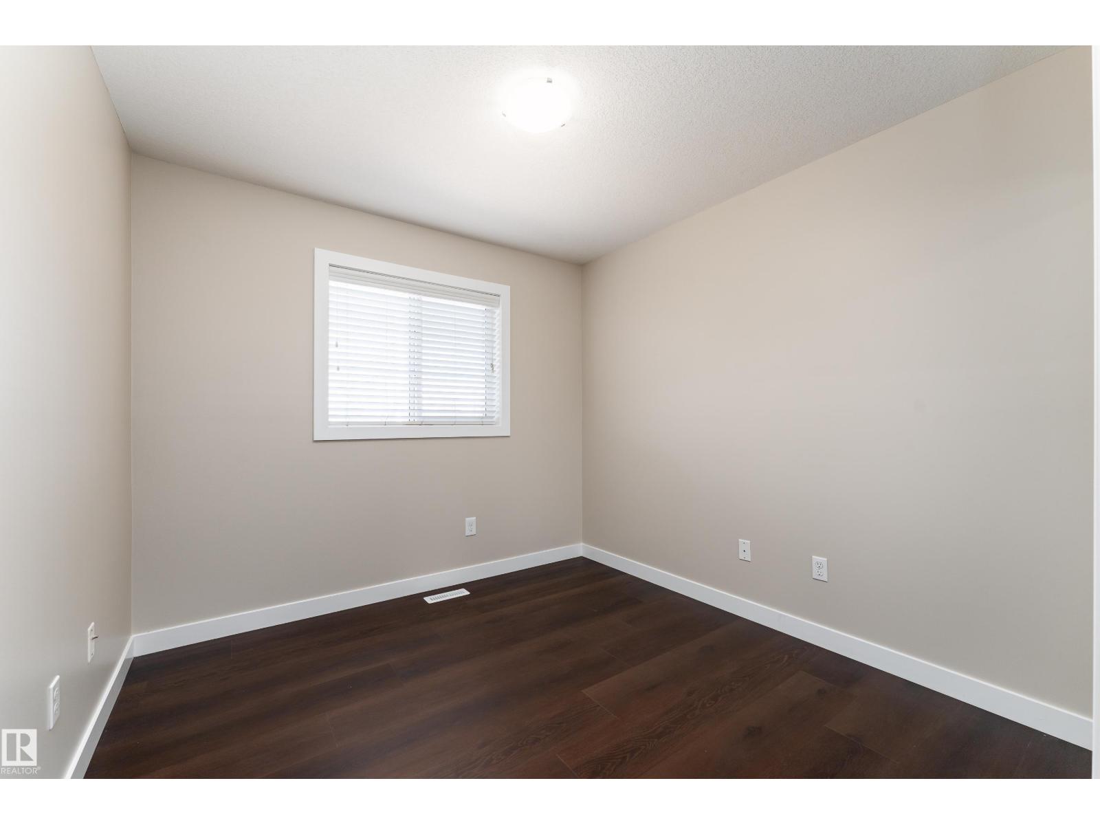 #17 5260 TERWILLEGAR BV NW - 26