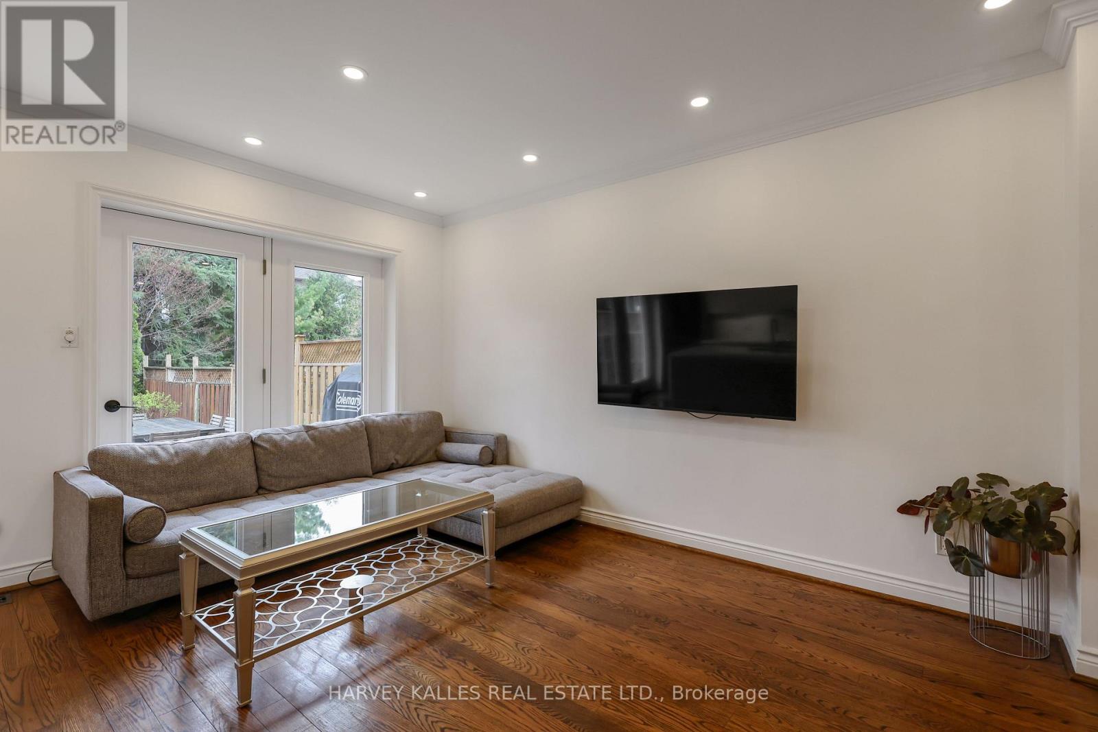 204 BROOKE AVENUE - 21