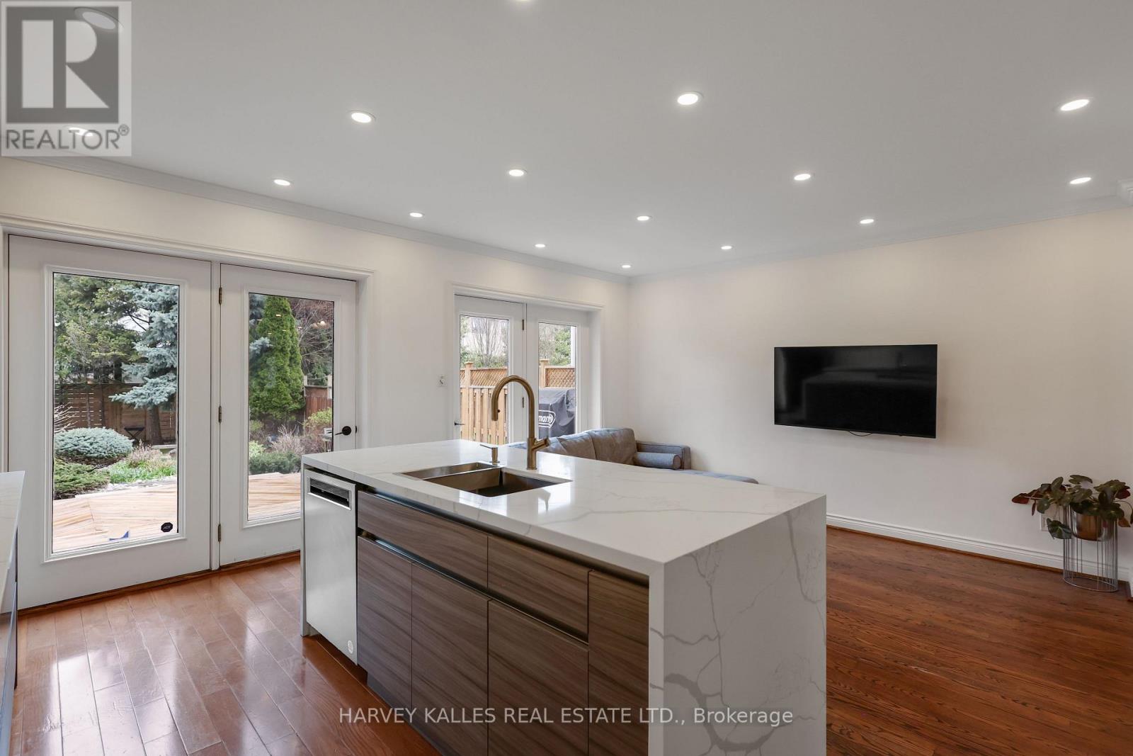 204 BROOKE AVENUE - 20