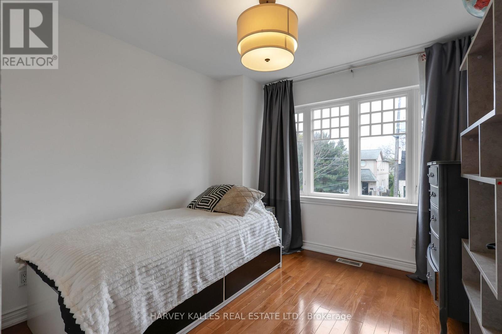 204 BROOKE AVENUE - 38