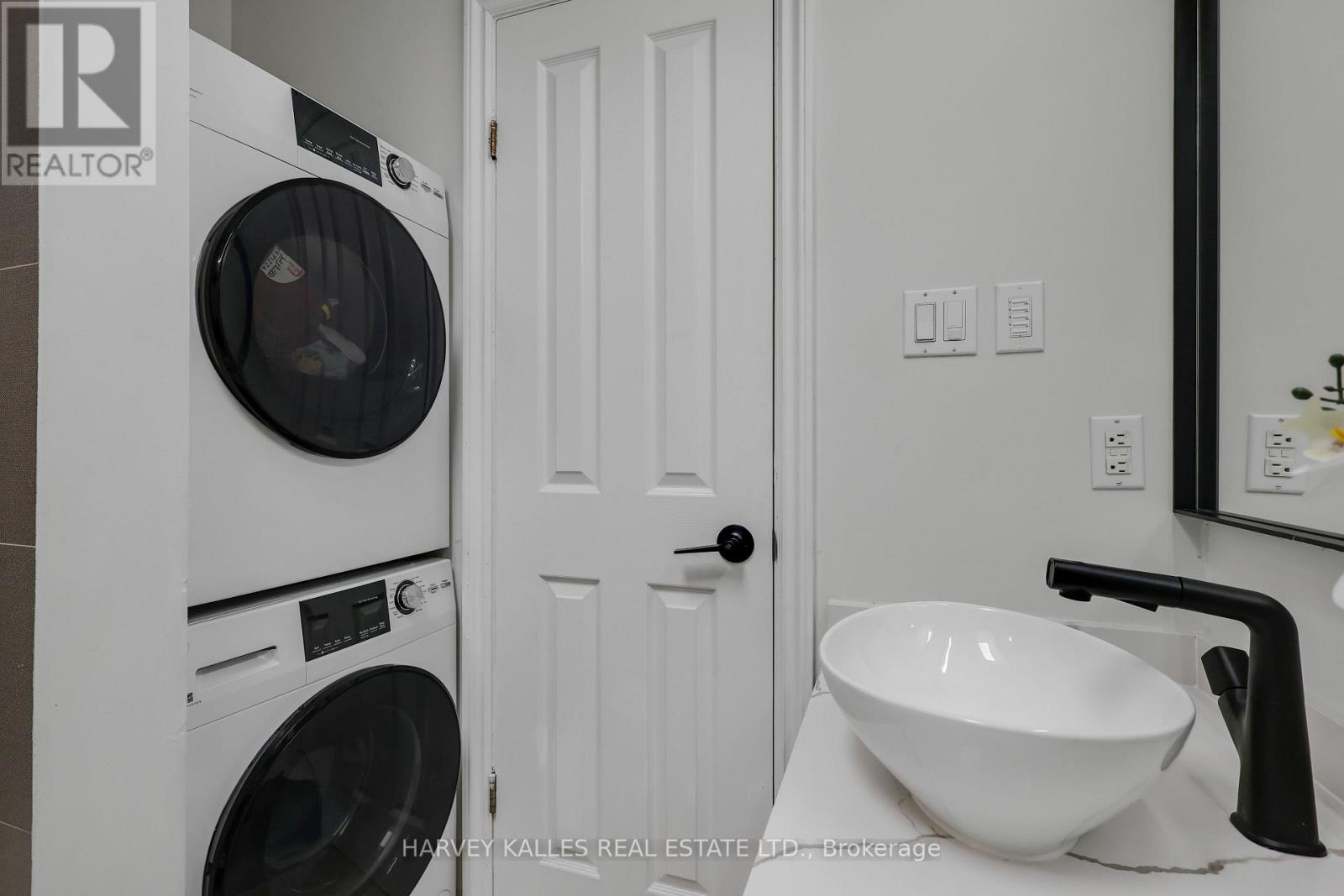 204 BROOKE AVENUE - 36