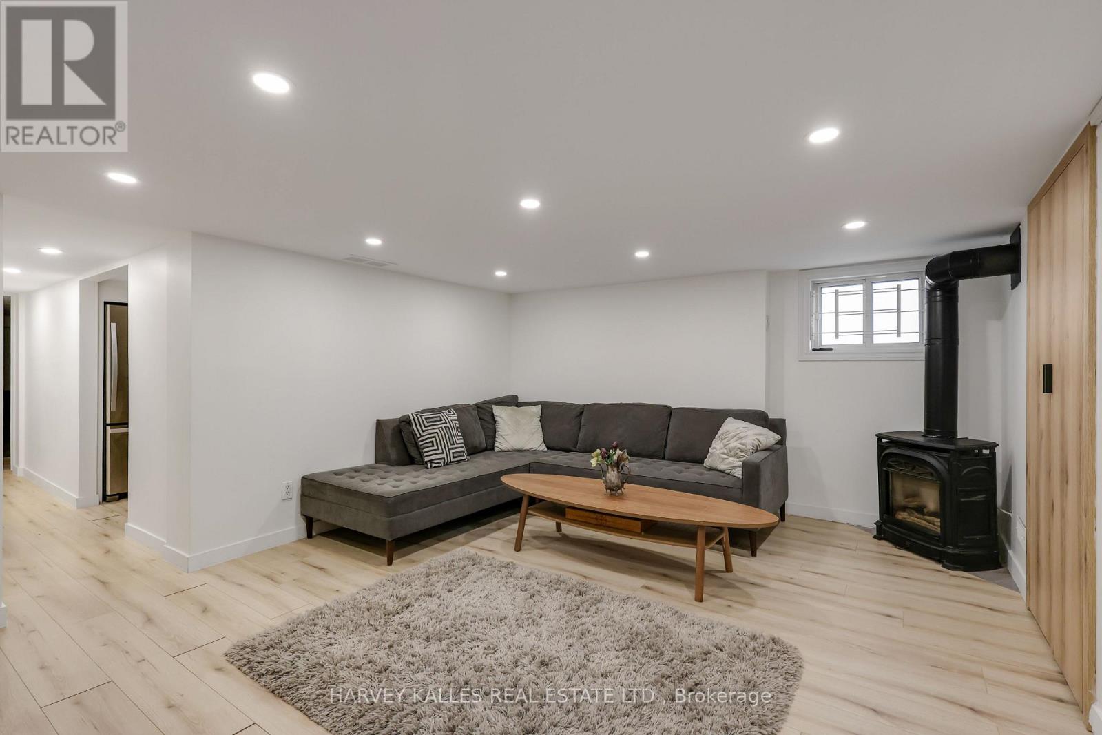 204 BROOKE AVENUE - 40