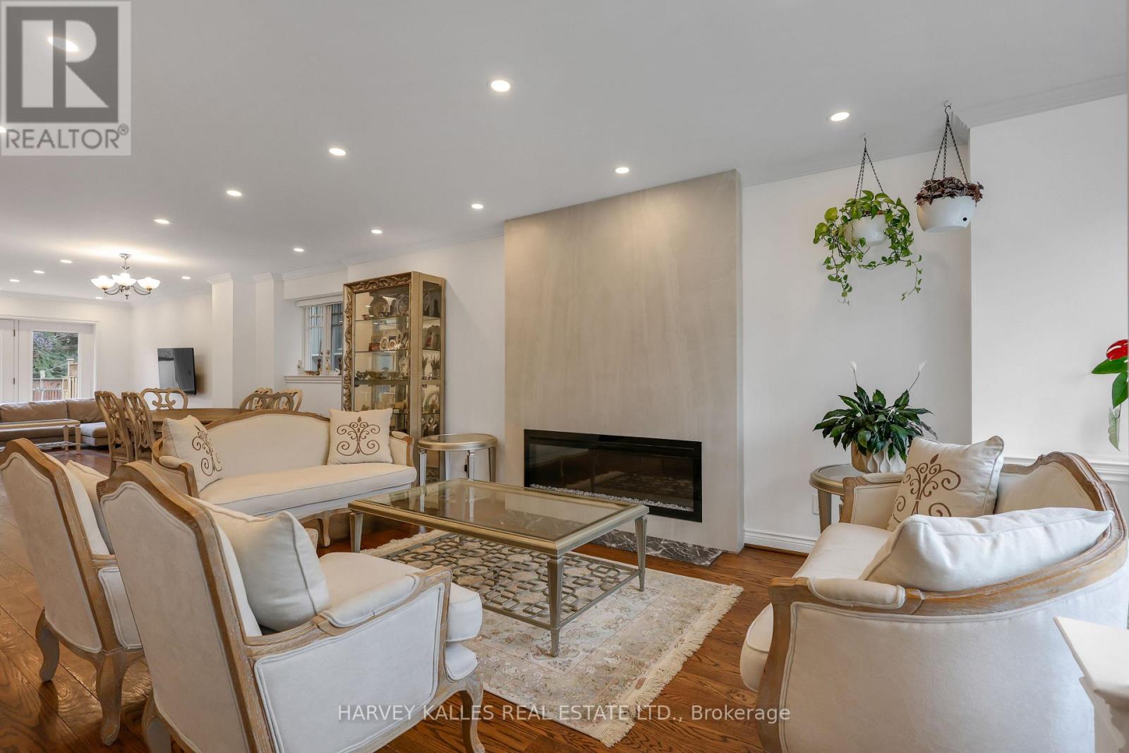 204 BROOKE AVENUE - 4