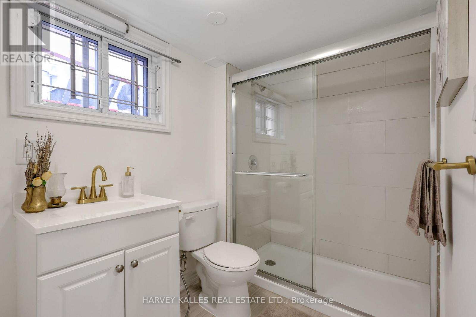204 BROOKE AVENUE - 43