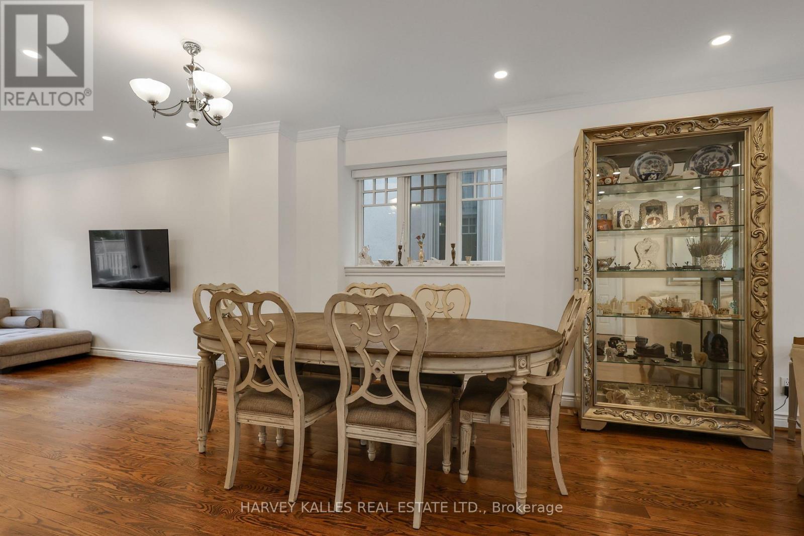 204 BROOKE AVENUE - 9