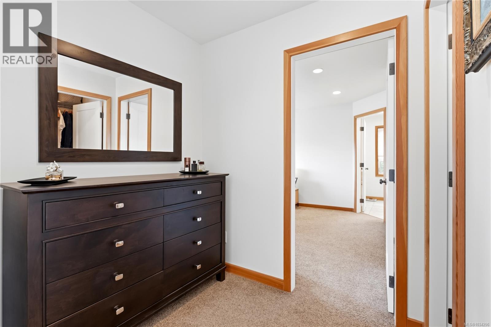 5070 Katherine Dr - 34