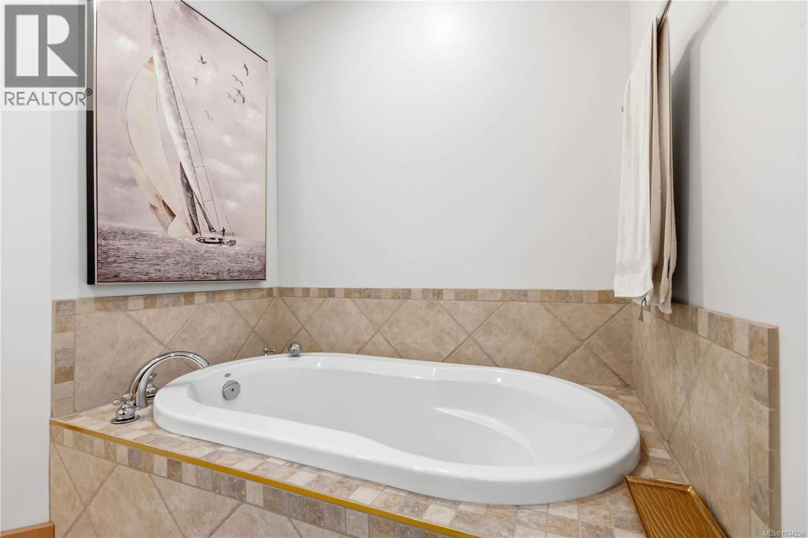 5070 Katherine Dr - 37