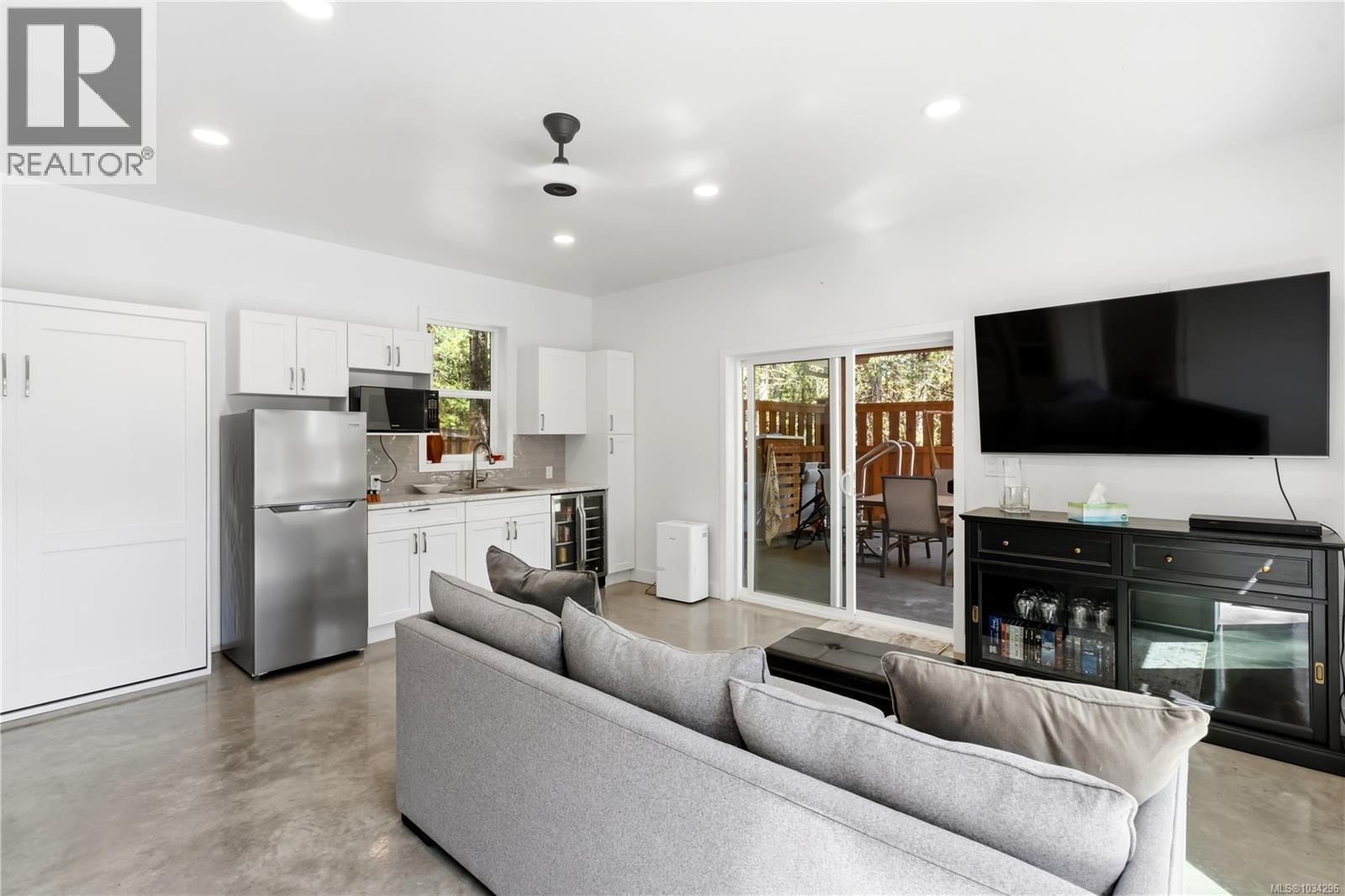 5070 Katherine Dr - 67