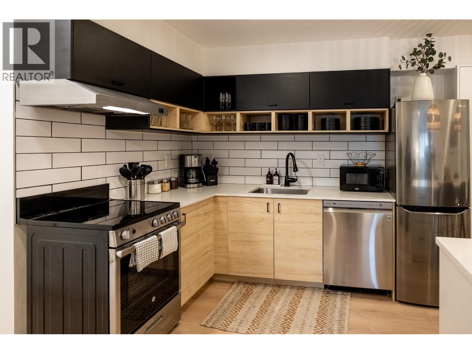 100 2021 KAREN CRESCENT, Whistler
