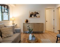 100 2021 Karen Crescent, Whistler, BC V8E0H1 Photo 14