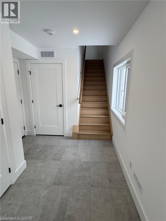 4255 LISMER Lane Unit# 21, London, Ontario, N6L0B9 — Photo 2