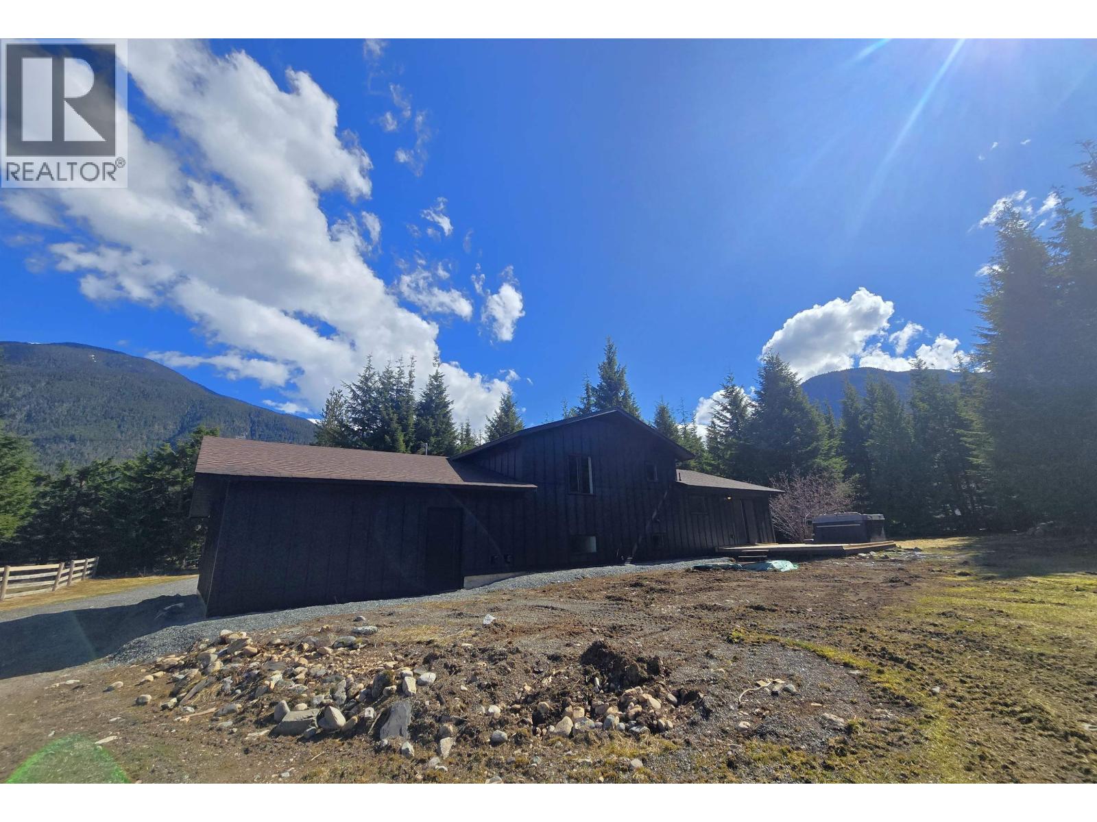 405 SOCKEYE CREEK STREET - 3