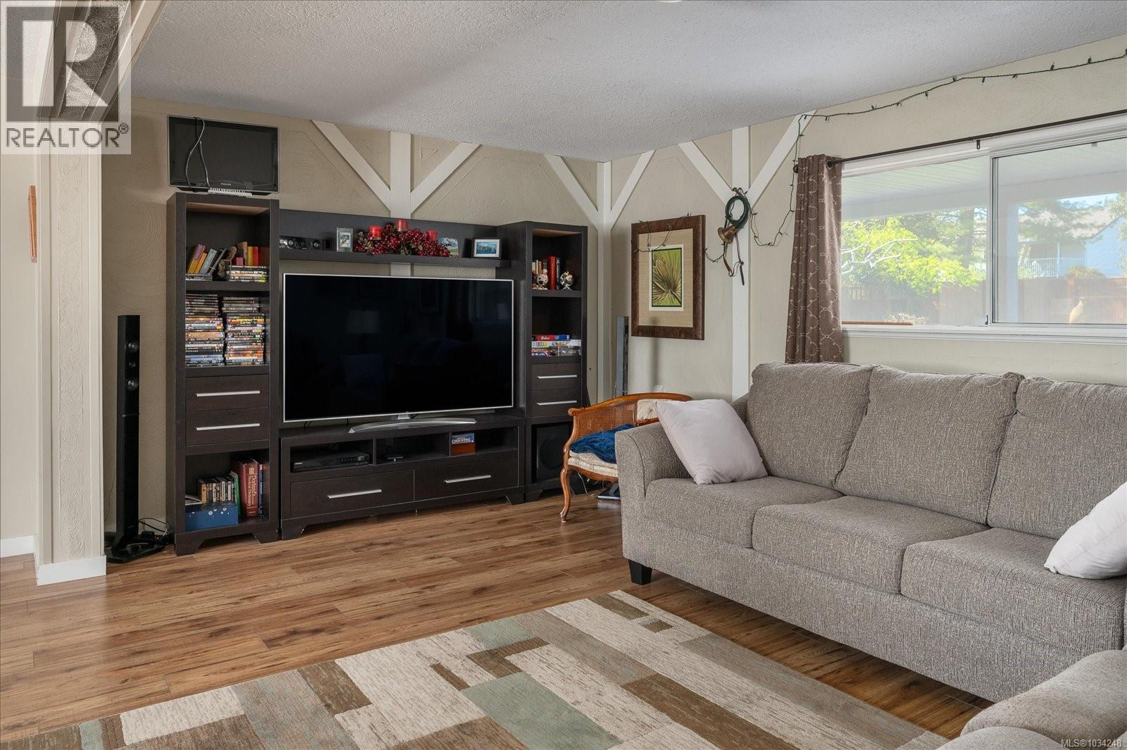 1583 Juan De Fuca Blvd - 36