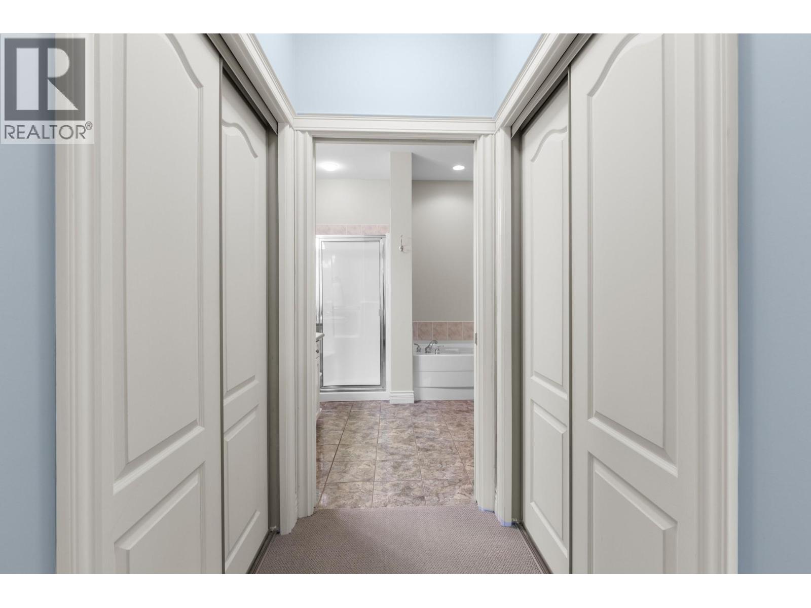 4032A Lake Avenue Unit# A, Peachland