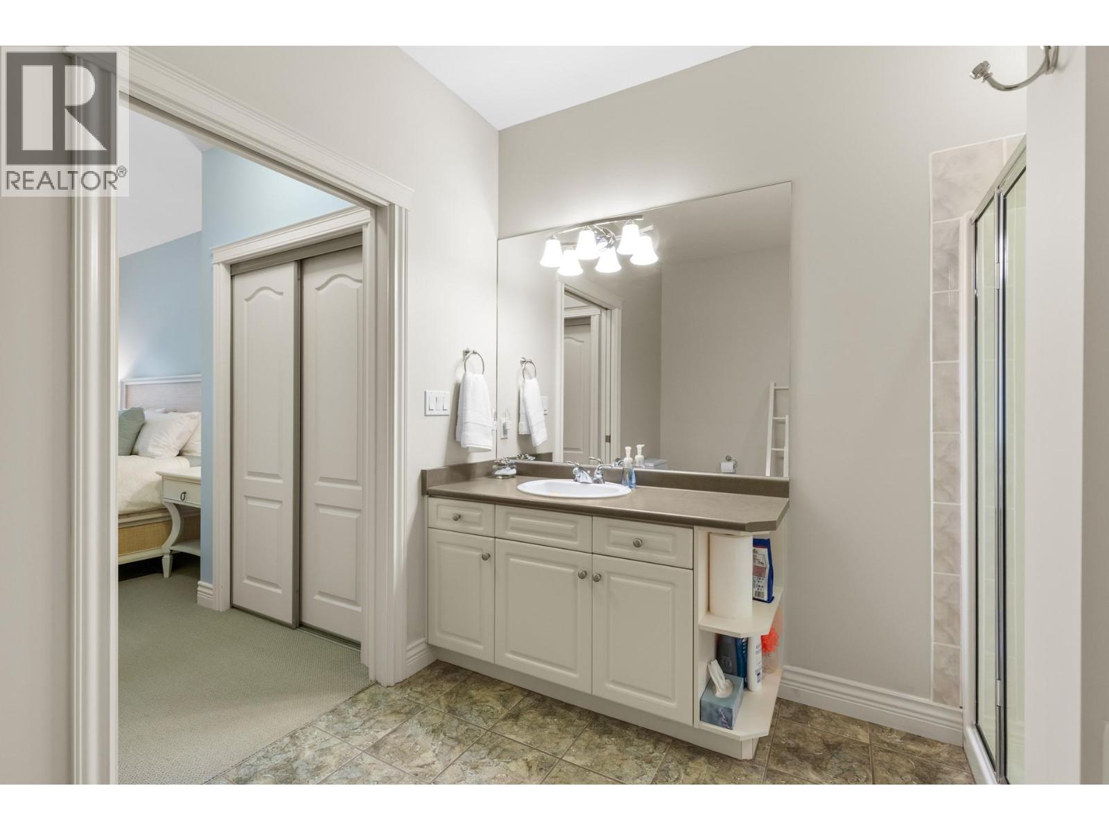 4032A Lake Avenue Unit# A, Peachland