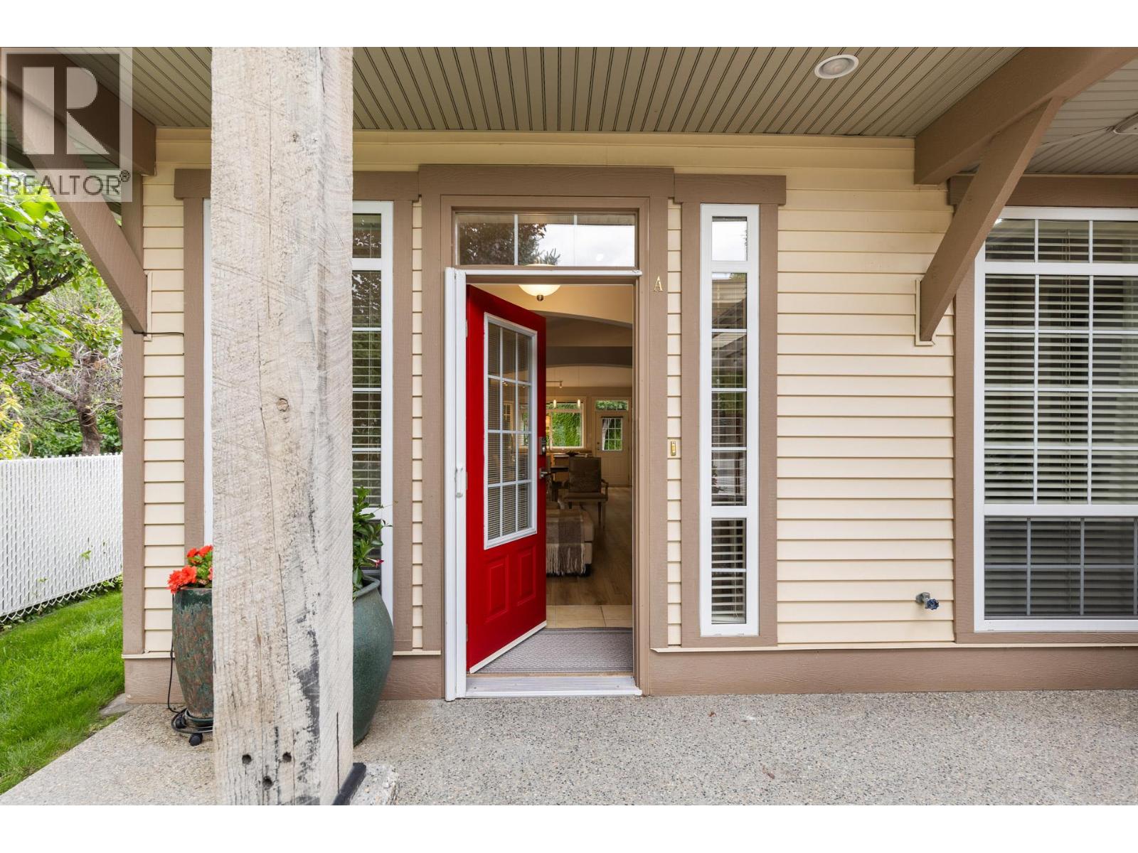 4032A Lake Avenue Unit# A, Peachland