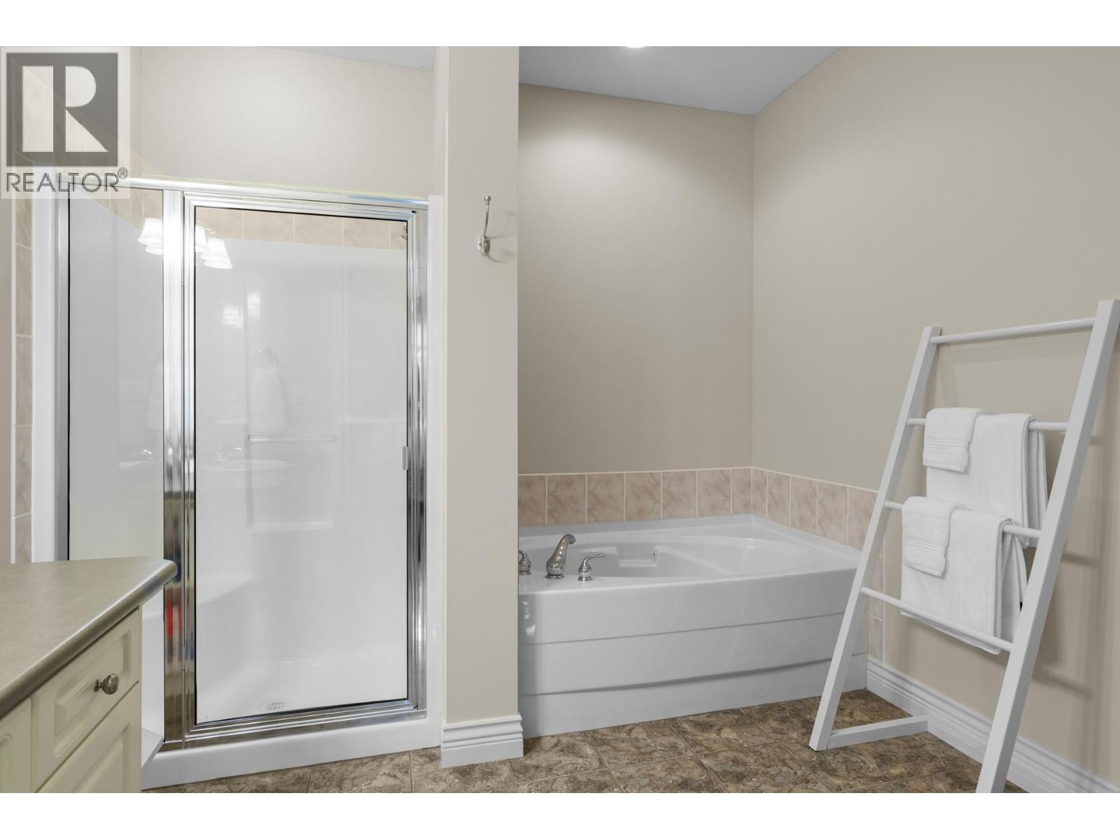 4032A Lake Avenue Unit# A, Peachland