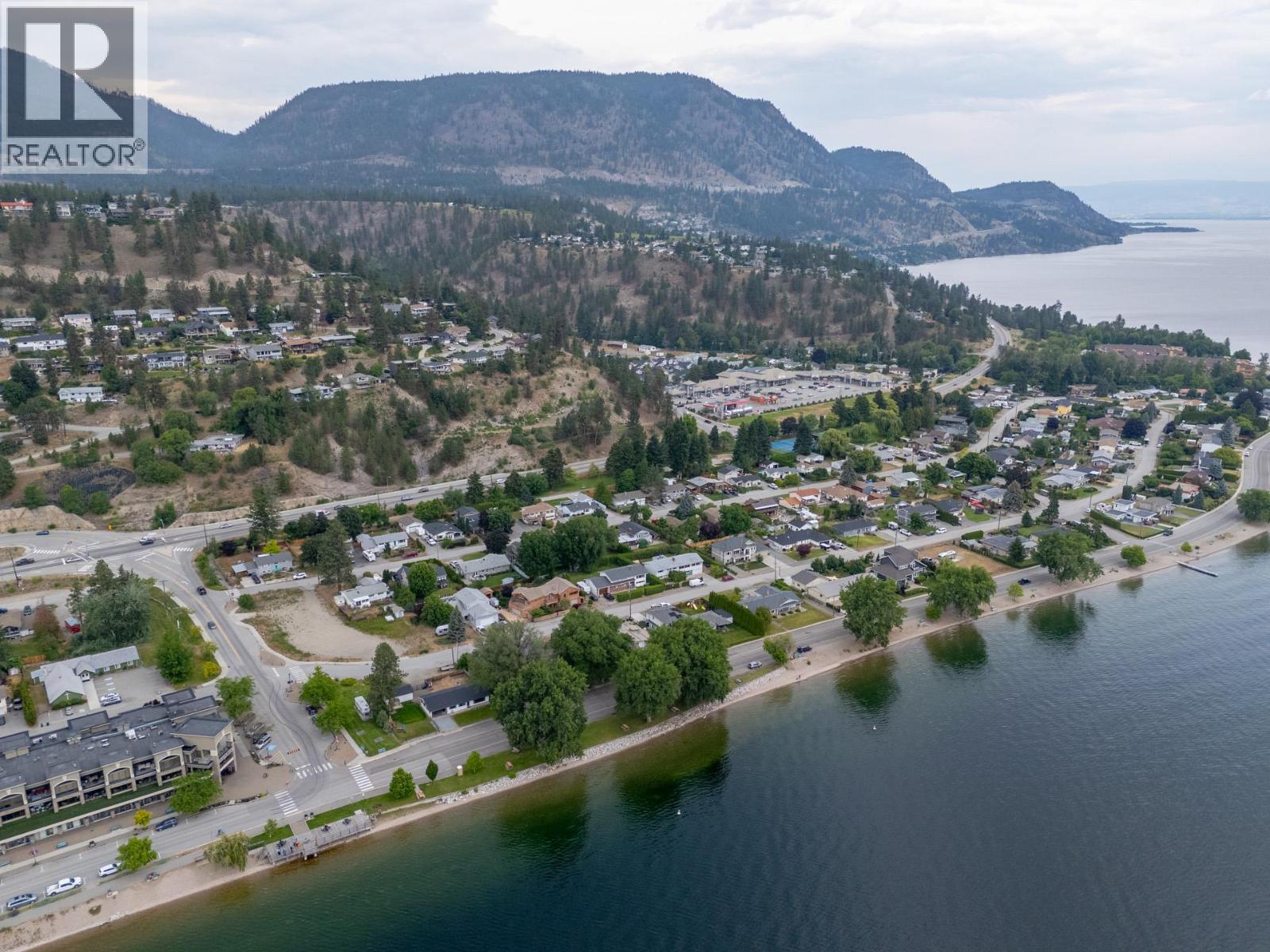 #A 4032A Lake Avenue - 64