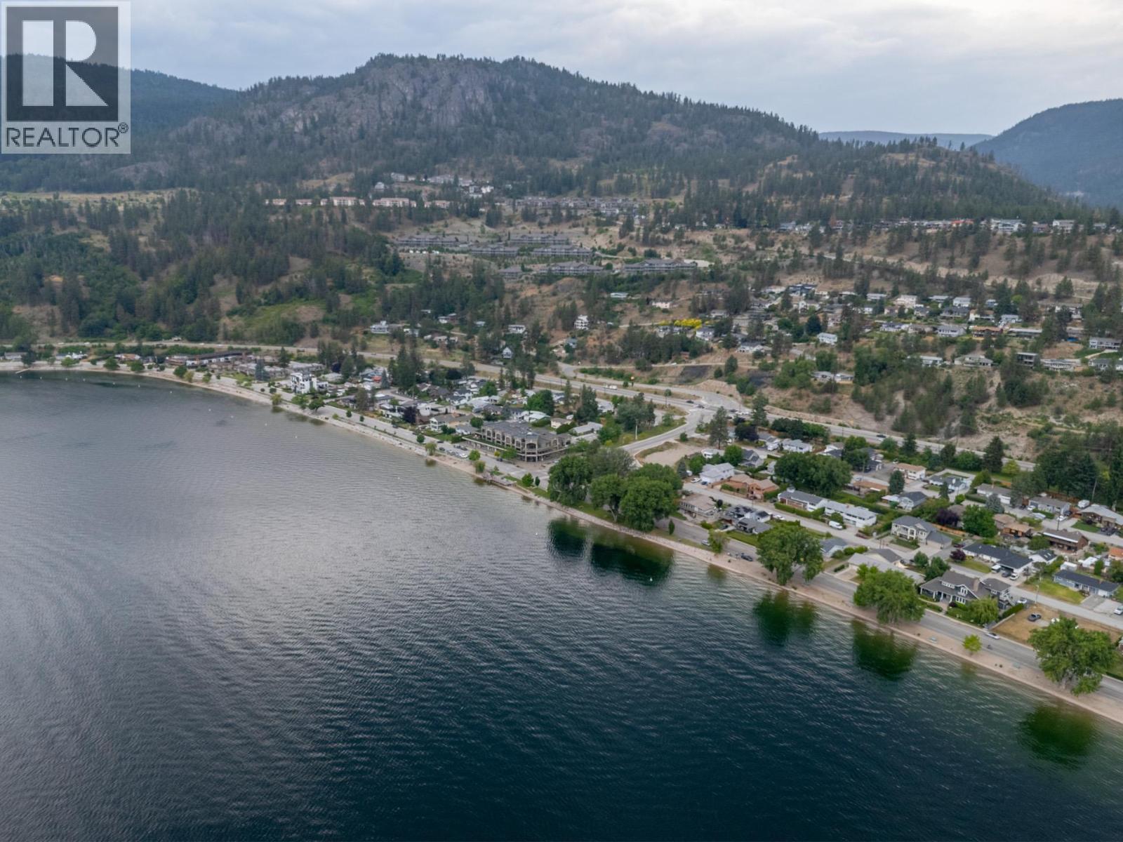 #A 4032A Lake Avenue - 68