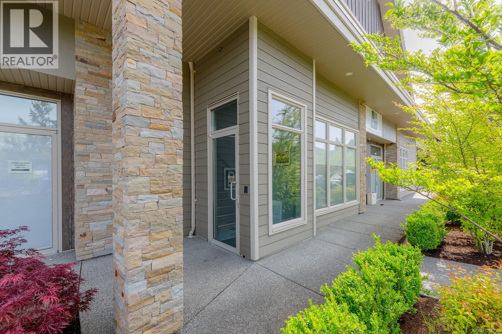 207 4535 Uplands Dr, Nanaimo