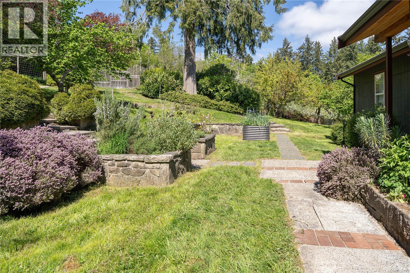  186 Arnell Way, Salt Spring