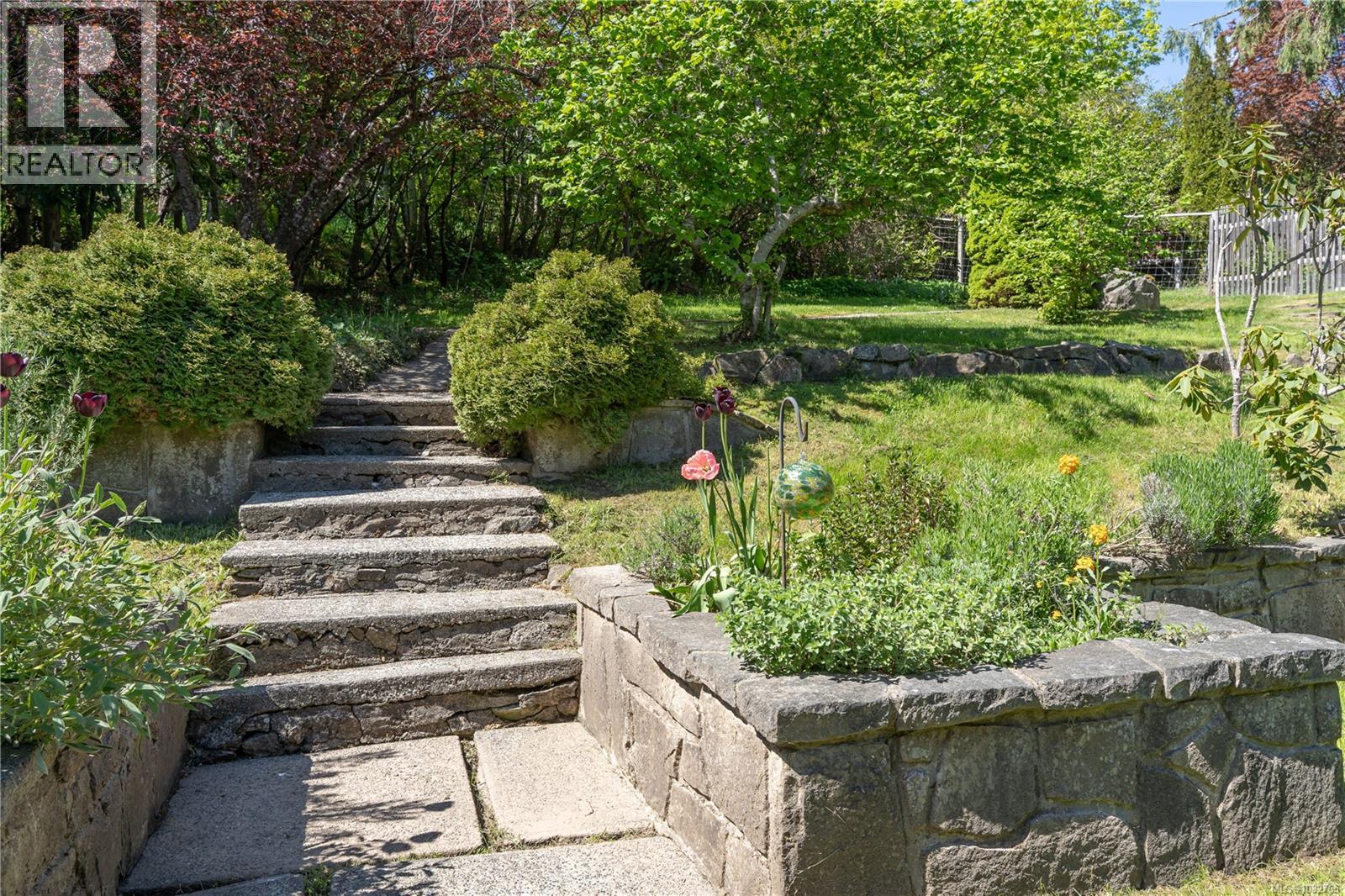  186 Arnell Way, Salt Spring