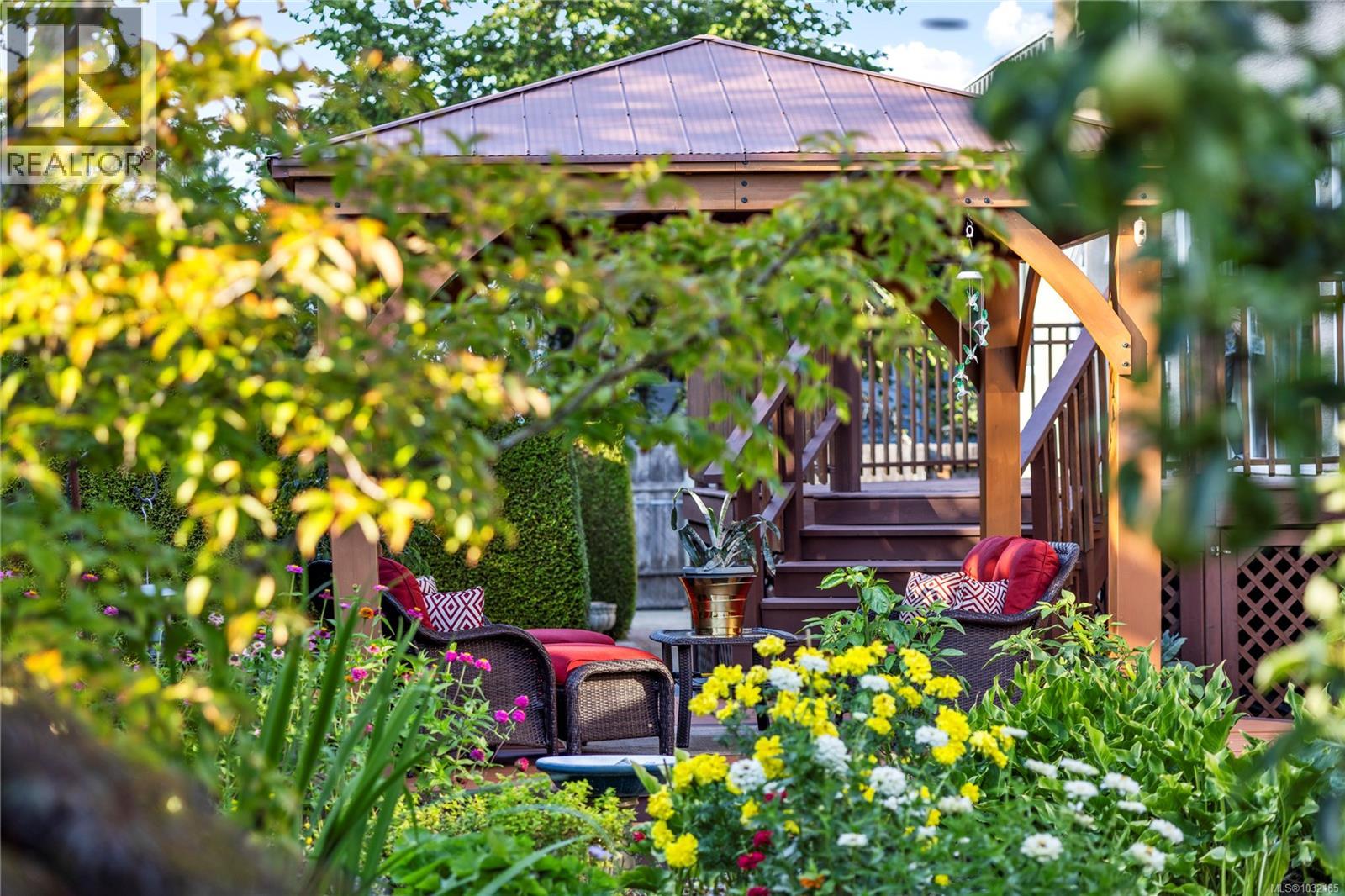 823 Glenhale Cres - Image 3