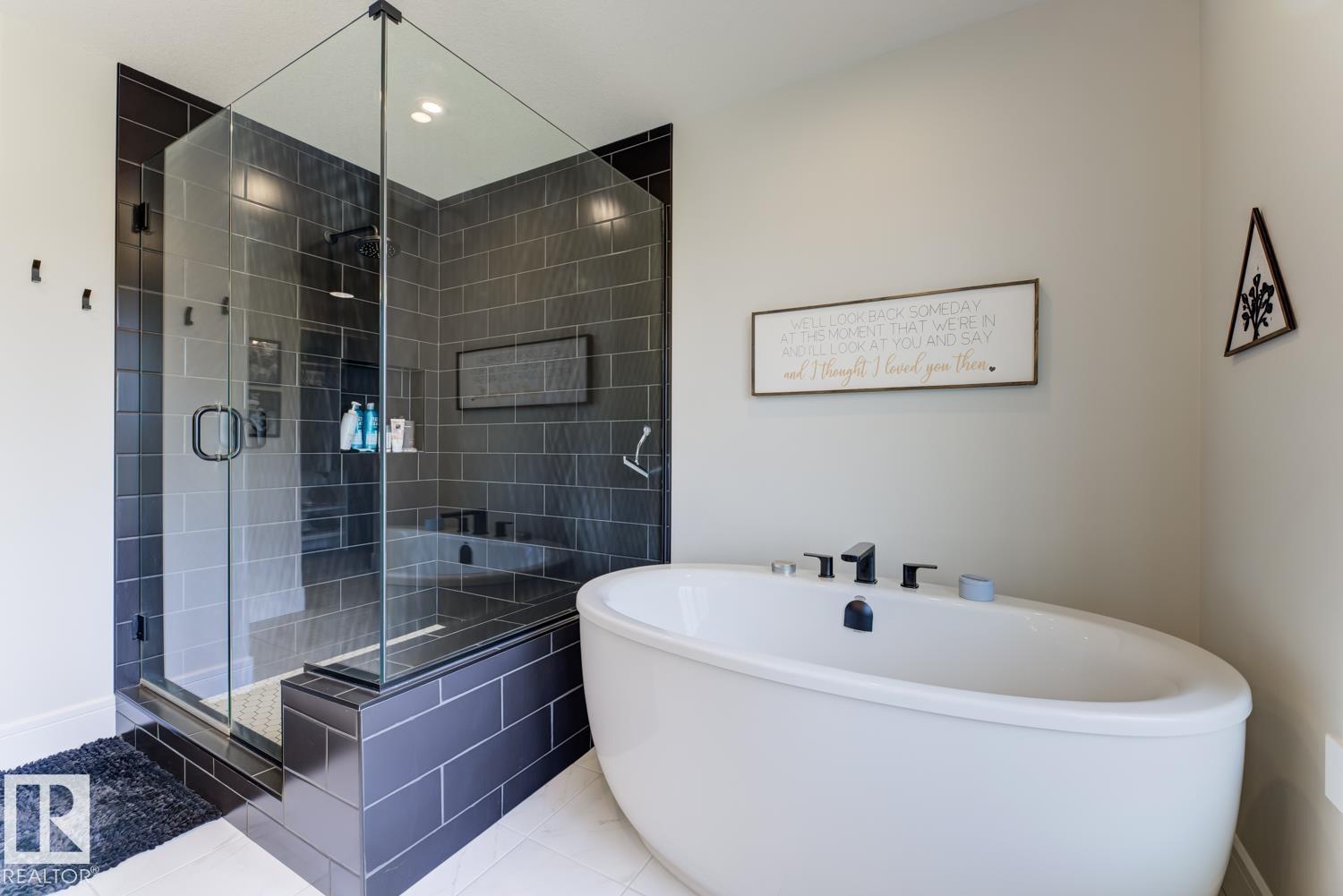 20484 128 AV NW, Edmonton