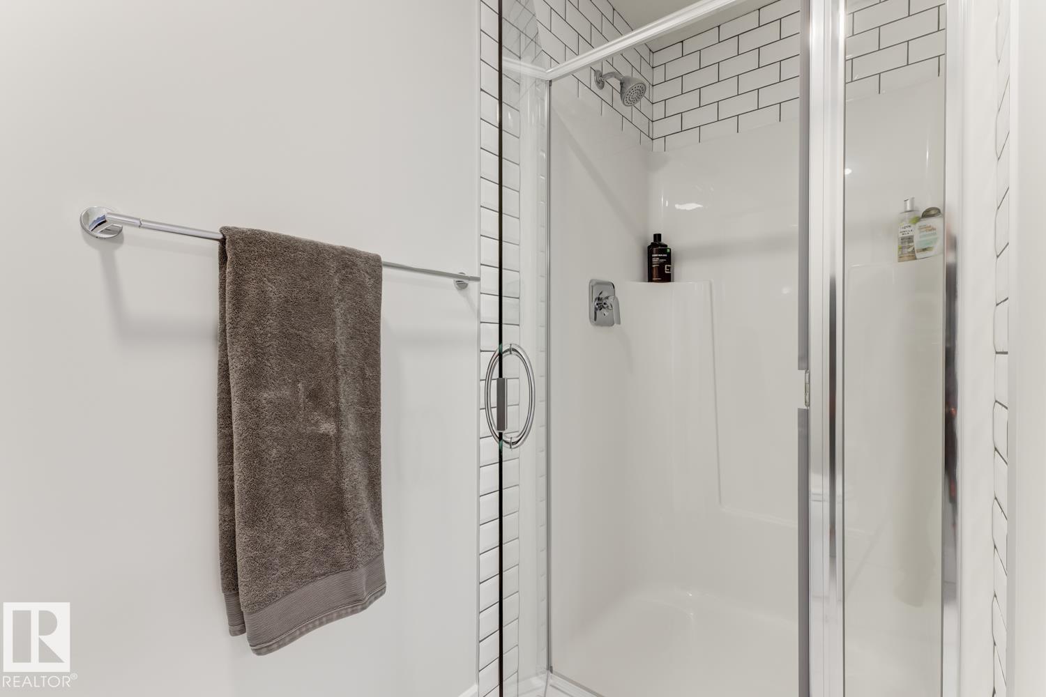 20484 128 AV NW, Edmonton