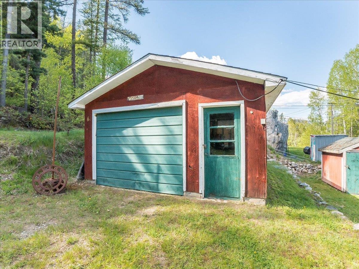 401 Lakeview Street - 10