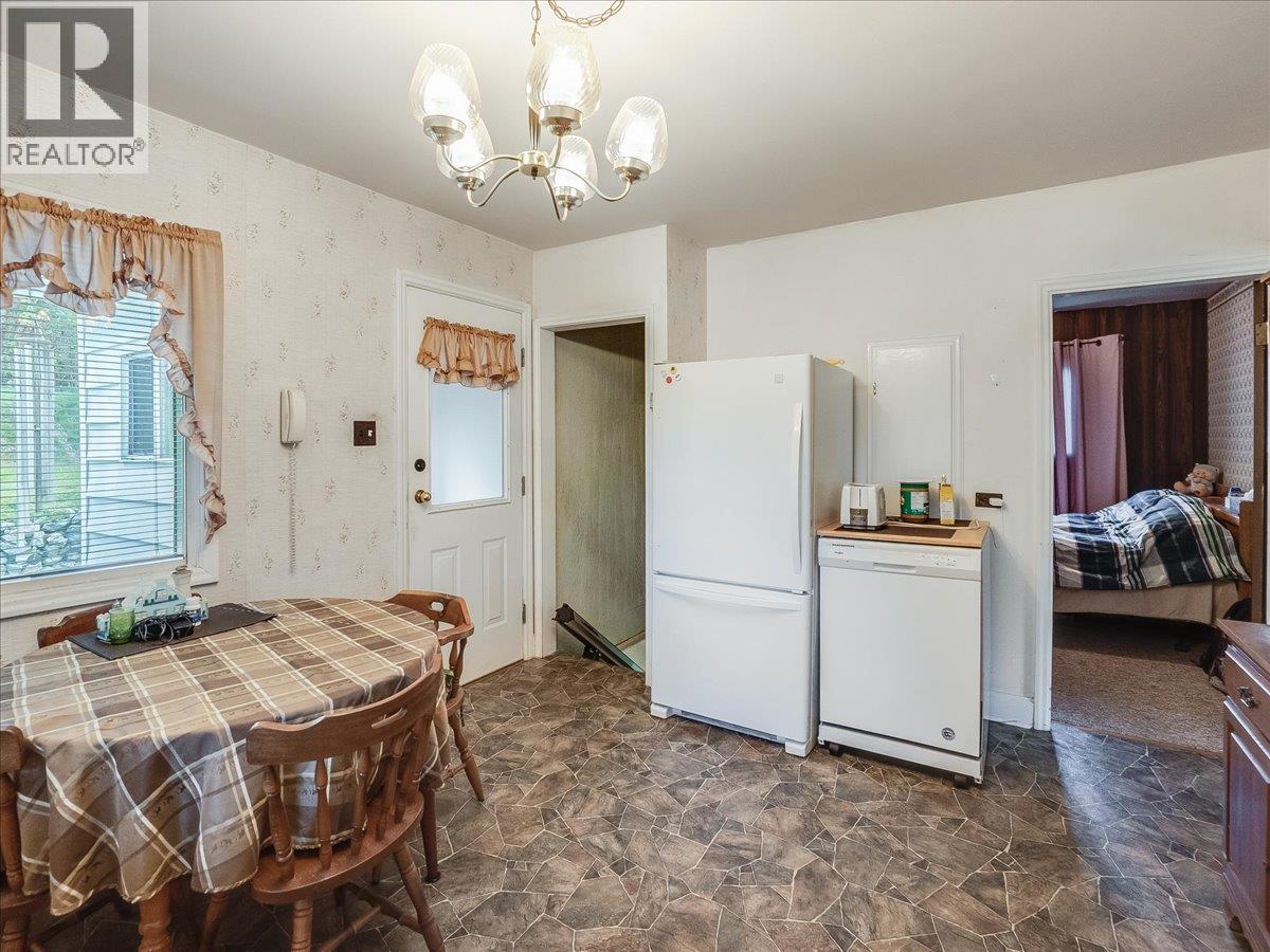 401 Lakeview Street - 23