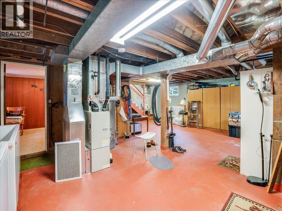 401 Lakeview Street - 32