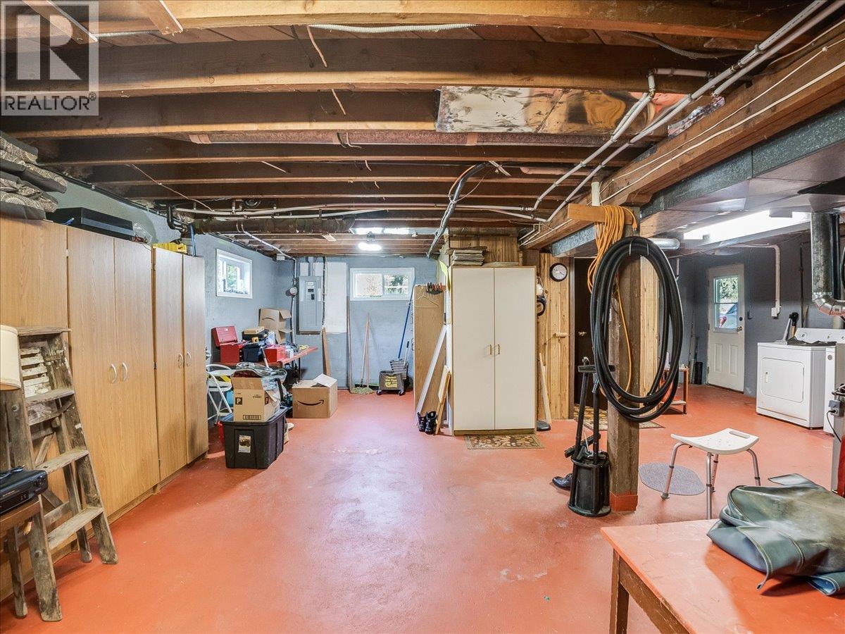 401 Lakeview Street - 33