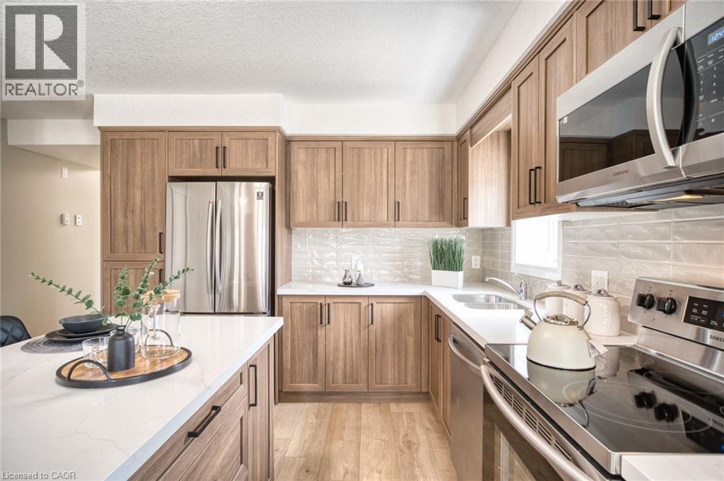 160 ROCHEFORT Street Unit# A15, Kitchener, Ontario, N2R0C1 — Photo 15