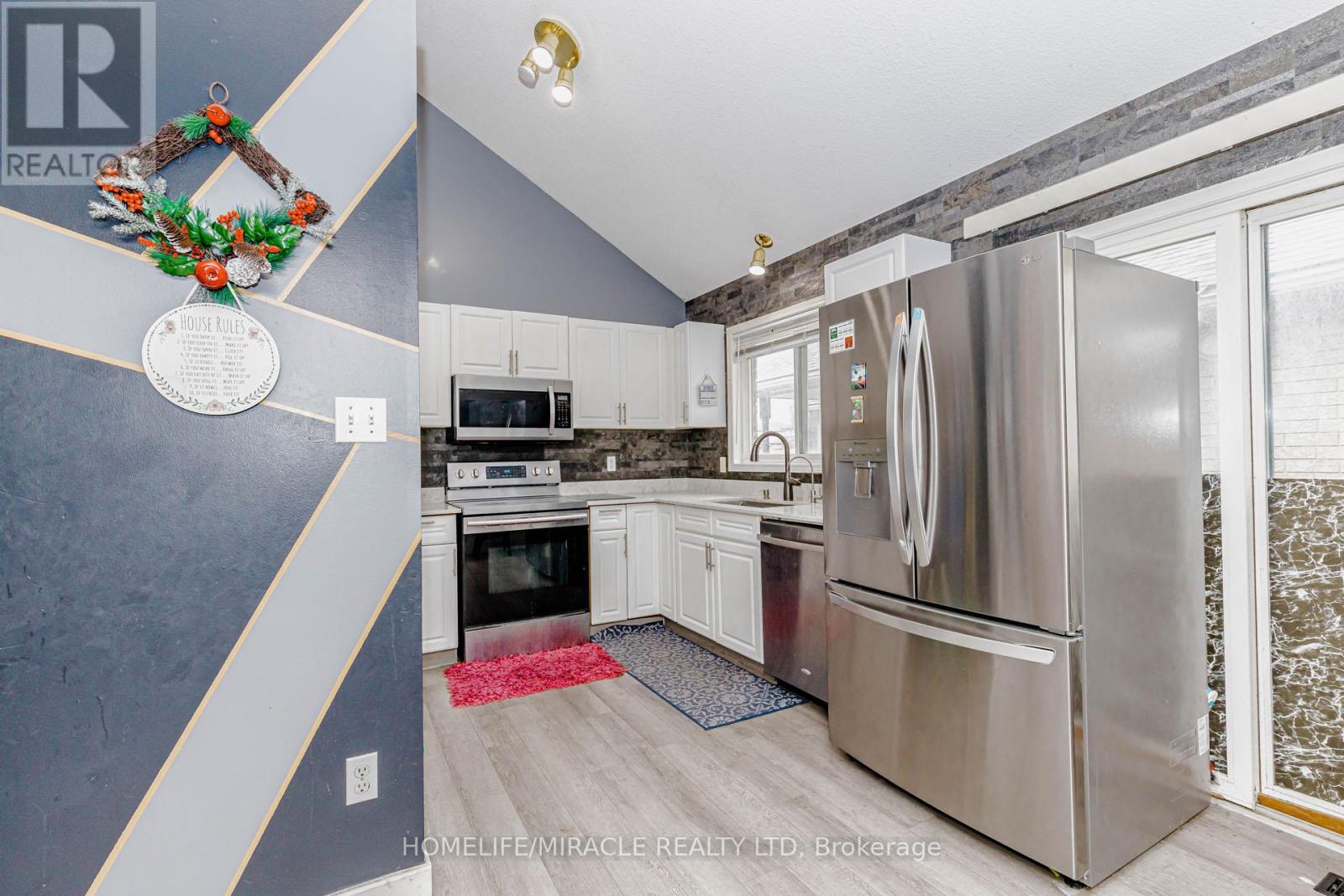 125 HAWKINS DRIVE - 14