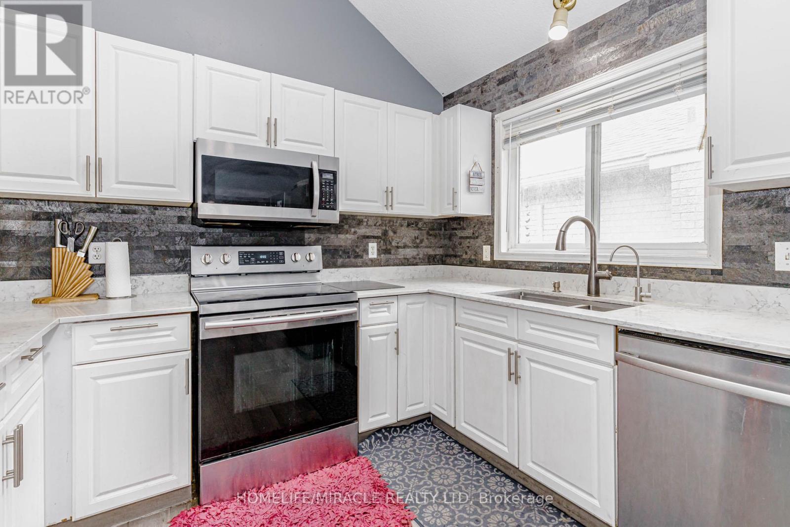 125 HAWKINS DRIVE - 16