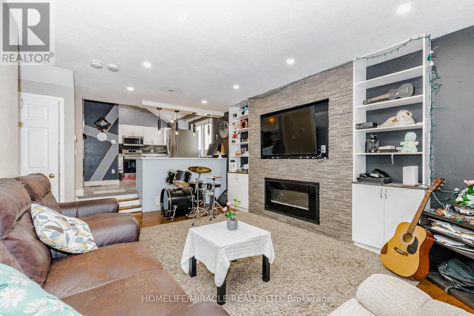 125 HAWKINS DRIVE - 20