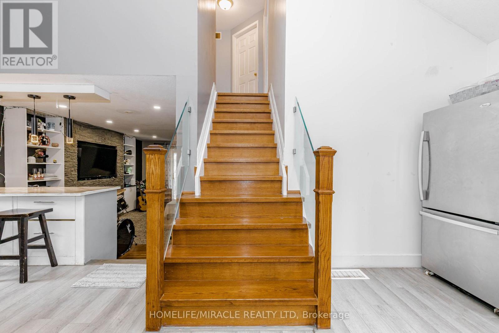 125 HAWKINS DRIVE - 27