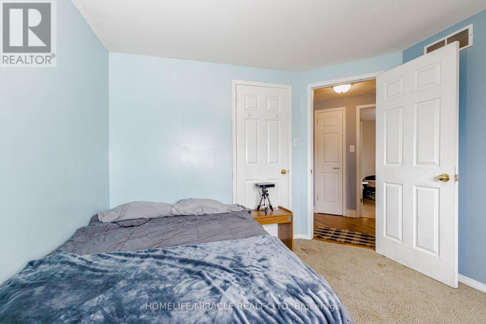 125 HAWKINS DRIVE - 31